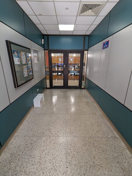 1057-1071 E Tremont Ave, Bronx, NY à louer - Photo intérieure - Image 3 de 22