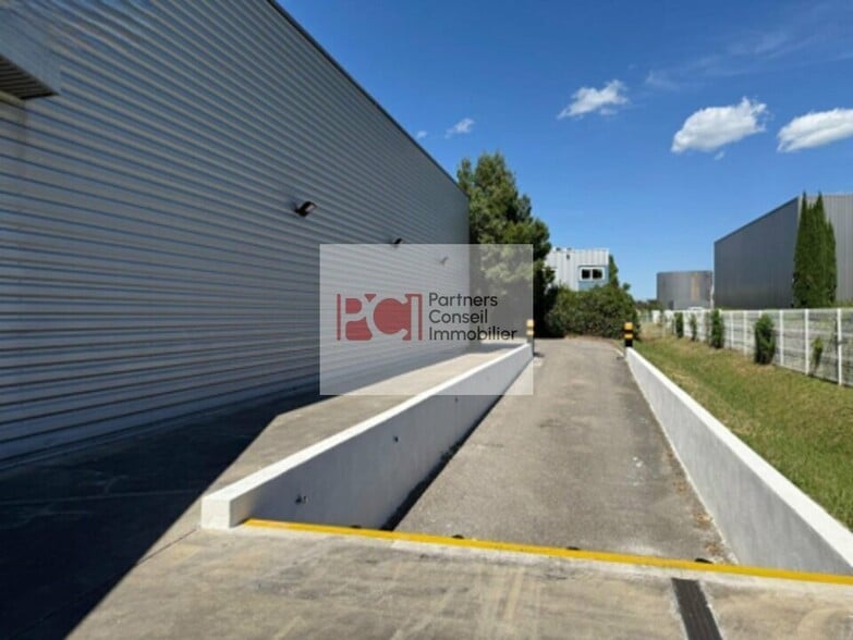 Flex in Gallargues-le-Montueux for lease - Building Photo - Image 2 of 6