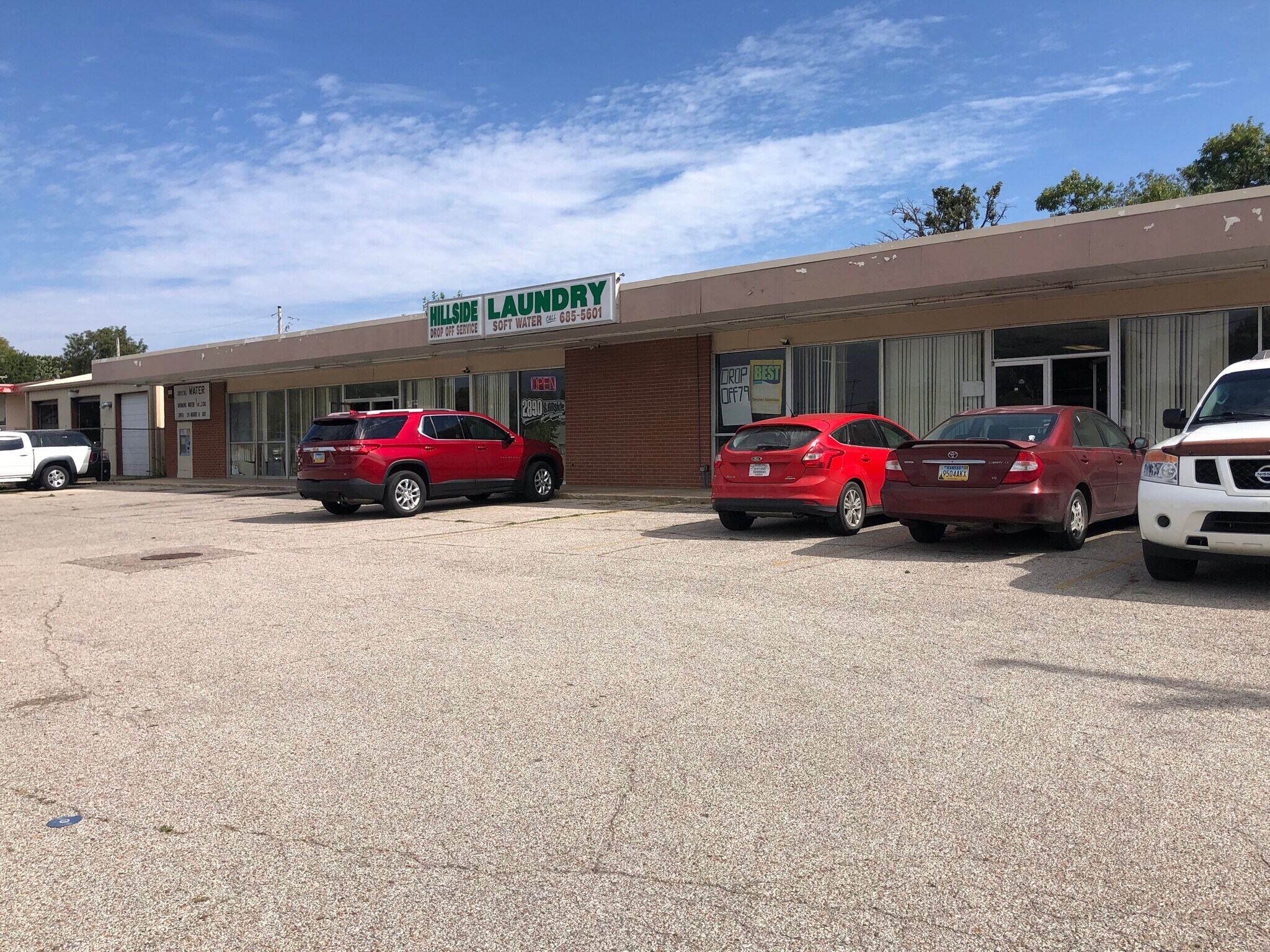 2890 S Hillside St, Wichita, KS à vendre Photo du bâtiment- Image 1 de 6