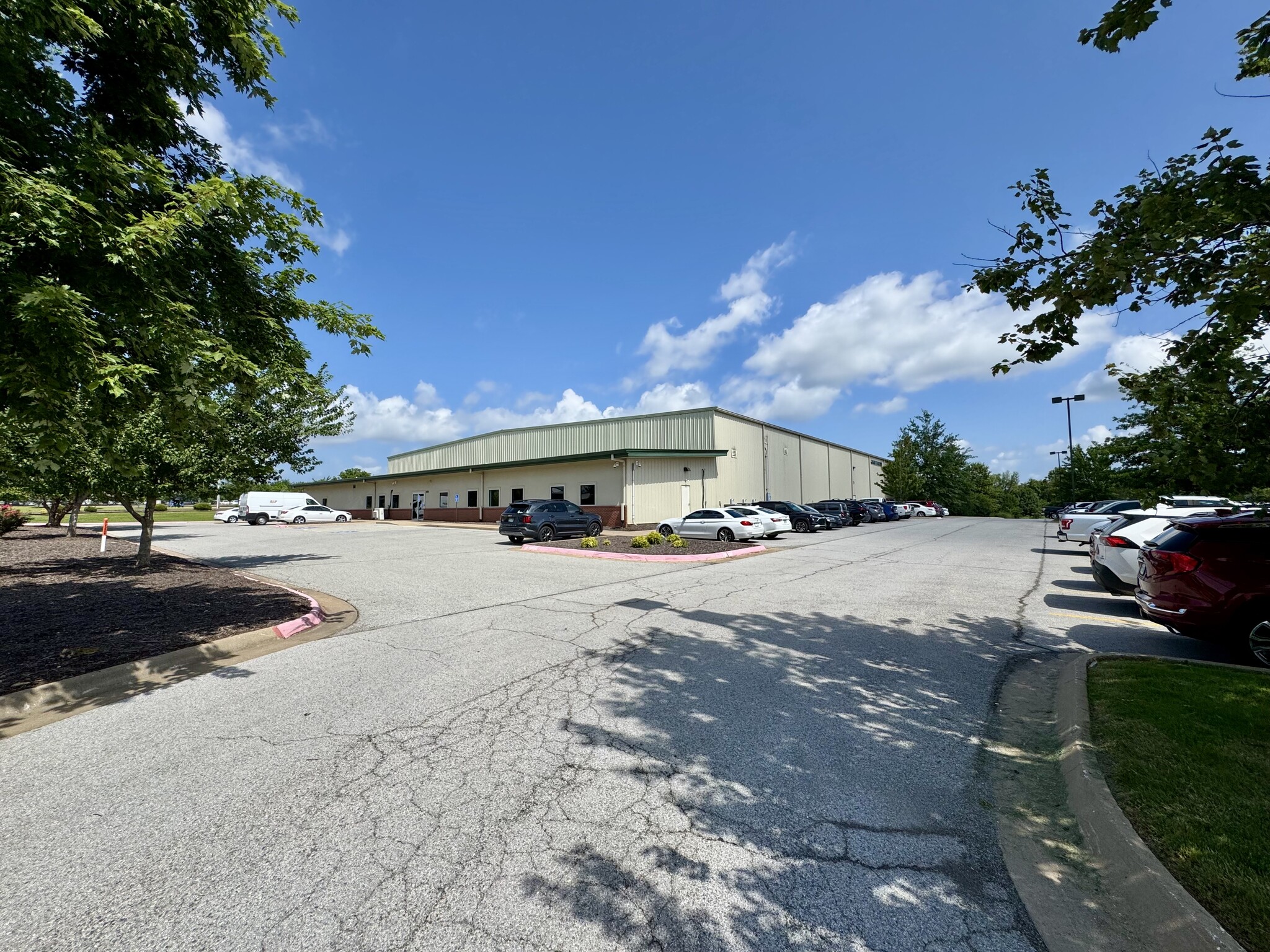 2501 SE Otis Corley Dr, Bentonville, AR for lease Interior Photo- Image 1 of 12
