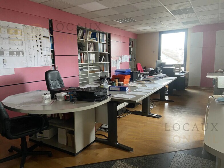 Local d'activités dans Argenteuil à vendre - Photo du bâtiment - Image 3 de 8