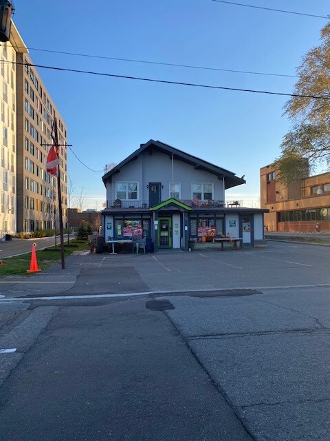 704 Brookfield Rd, Ottawa, ON for sale Building Photo- Image 1 of 1