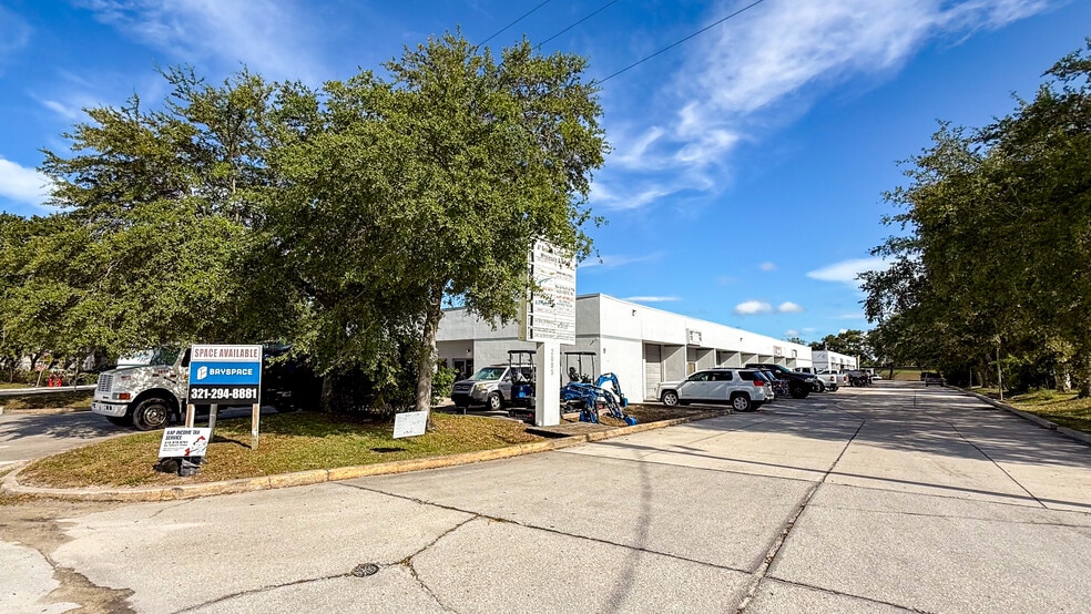 2885 Electronics Dr, Melbourne, FL for lease - Building Photo - Image 2 of 6