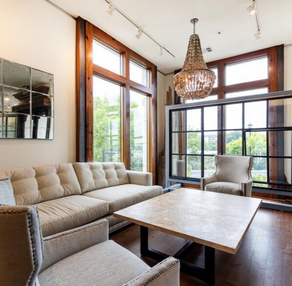 425 Peachtree Hills Ave NE, Atlanta, GA à vendre - Photo intérieure - Image 2 de 16