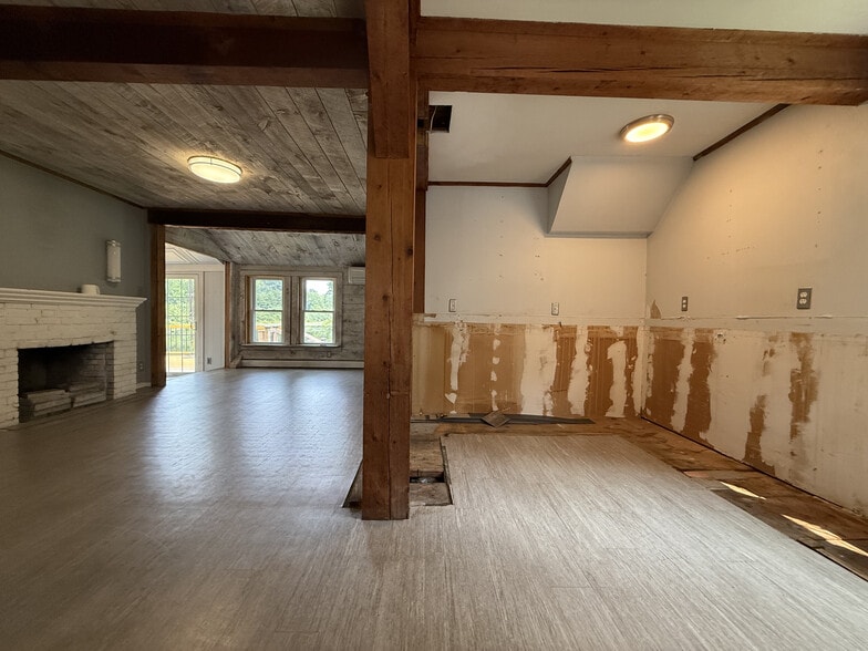 561 Foundry St, South Easton, MA for lease - Building Photo - Image 3 of 19