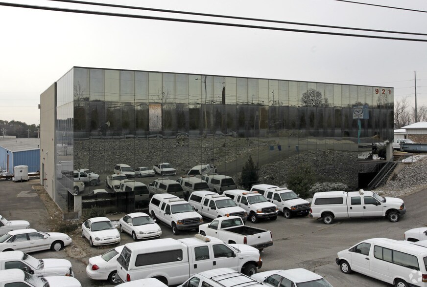 921 W Main St, Hendersonville, TN à louer - Photo principale - Image 1 de 2