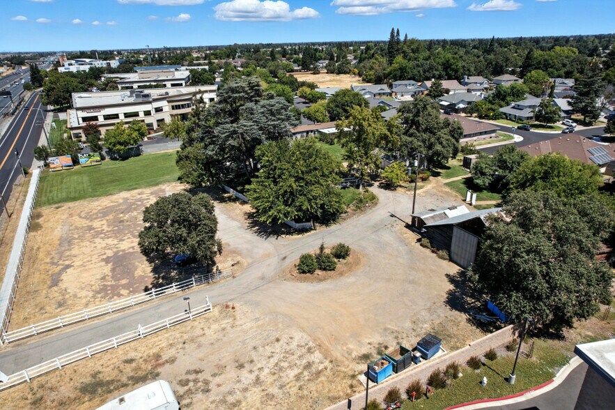 9455 E Stockton Blvd, Elk Grove, CA à vendre - Photo du bâtiment - Image 2 de 84