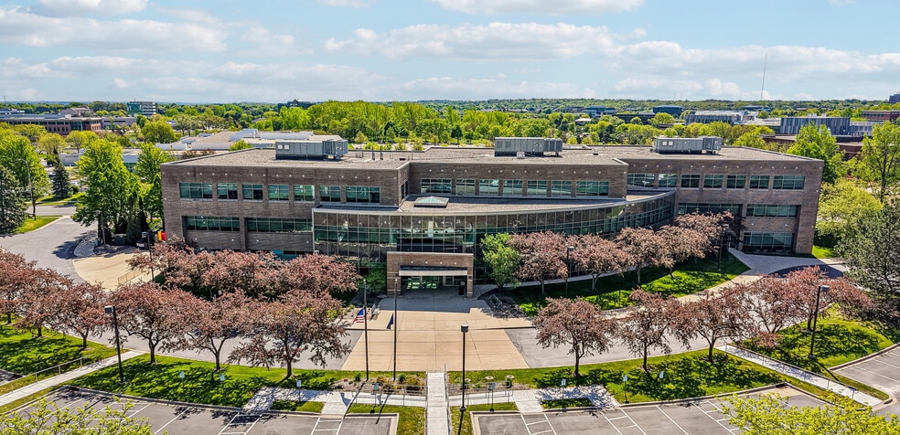 1212 Deming Way, Madison, WI for lease - Building Photo - Image 1 of 15