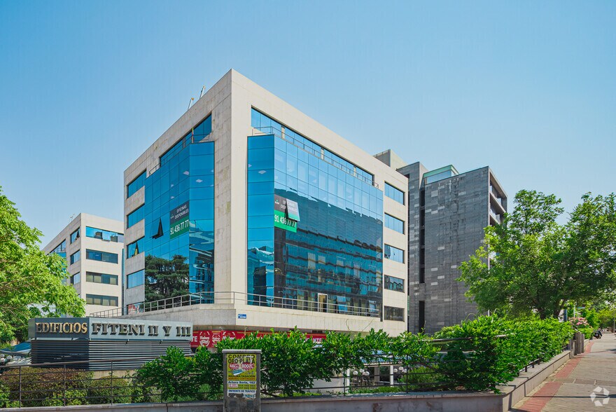 Calle de Emilio Vargas, 1, Madrid, Madrid à louer - Photo du bâtiment - Image 2 de 2