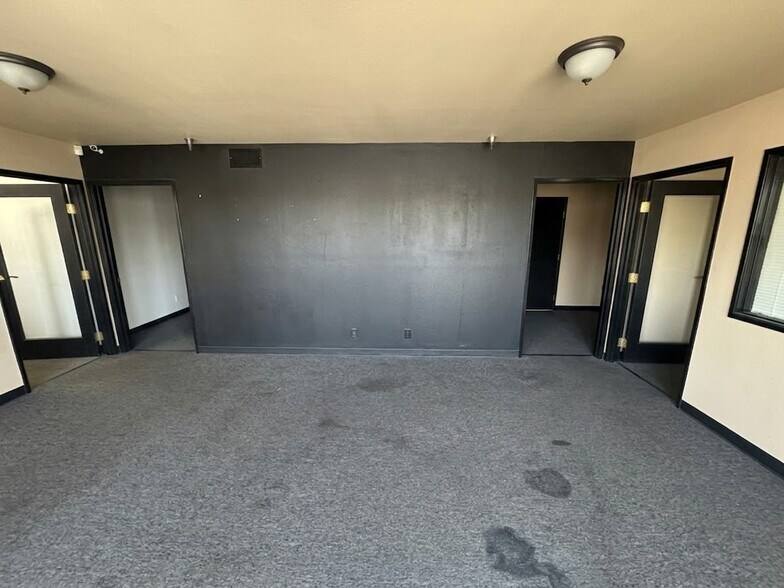 312 Oak Pl, Brea, CA à louer - Photo du bâtiment - Image 3 de 11