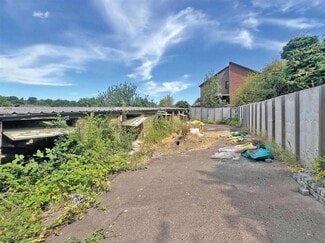 Plus de détails pour 62 White Hedge Dr, St Albans - Spécialité à vendre