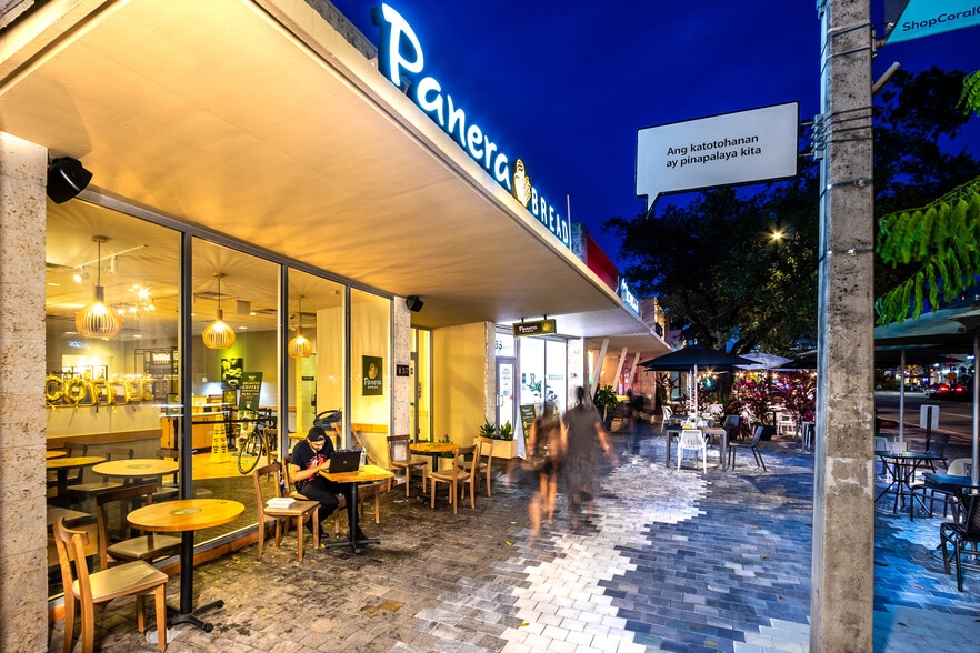 135-137 Miracle Mile, Coral Gables, FL for lease - Building Photo - Image 1 of 2