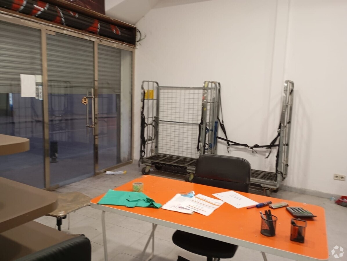 Madrid, MAD 28026 - Unit Puerta 04, Esc. A - - Interior Photo - Image 1 of 11