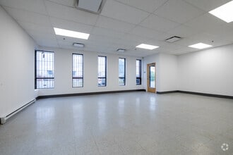 1248-1360 Rue Beaulac, Saint-Laurent, QC for lease Interior Photo- Image 2 of 4