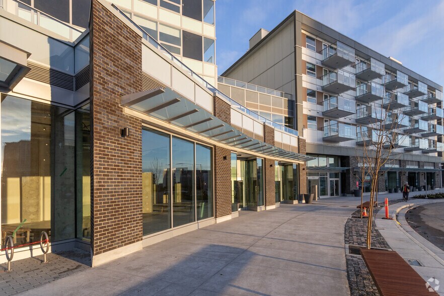 6900 Pearson Way, Richmond, BC à louer - Photo du bâtiment - Image 3 de 43