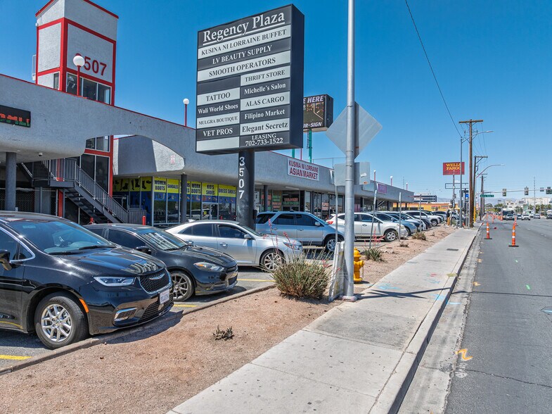 3507 S Maryland Pky, Las Vegas, NV à louer - Photo principale - Image 1 de 15