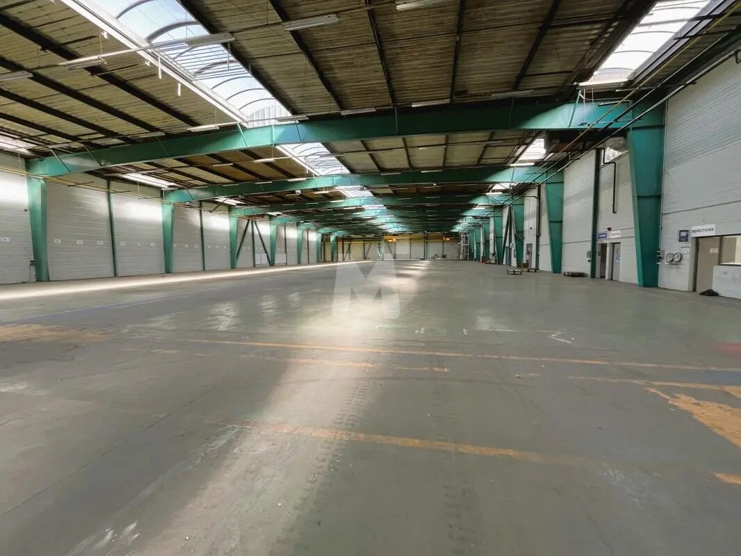 Office in Moissy-Cramayel for lease Building Photo- Image 1 of 10