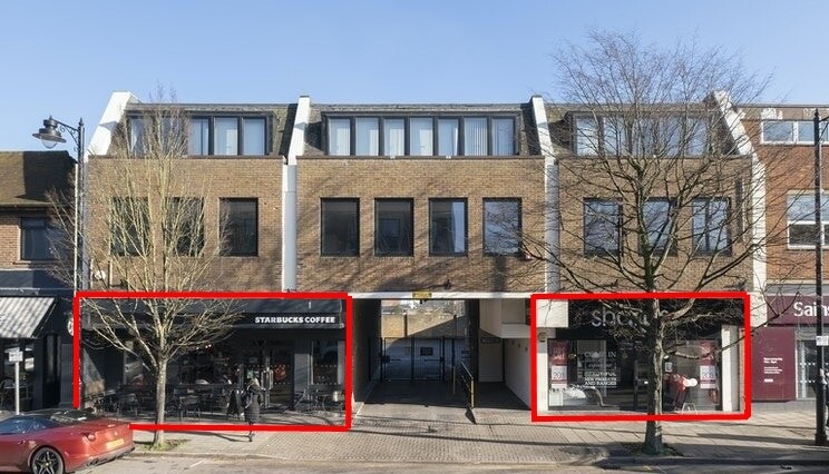 23-27 High St, Cobham à vendre - Photo du bâtiment - Image 1 de 5