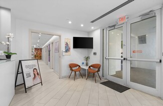 Plus de détails pour 900 SW 8th St, Miami, FL - Bureau/Local commercial à louer