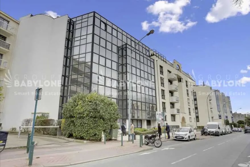 Office in Suresnes for lease - Building Photo - Image 1 of 1