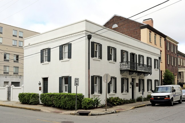 Plus de détails pour 301 W York St, Savannah, GA - Bureau à vendre