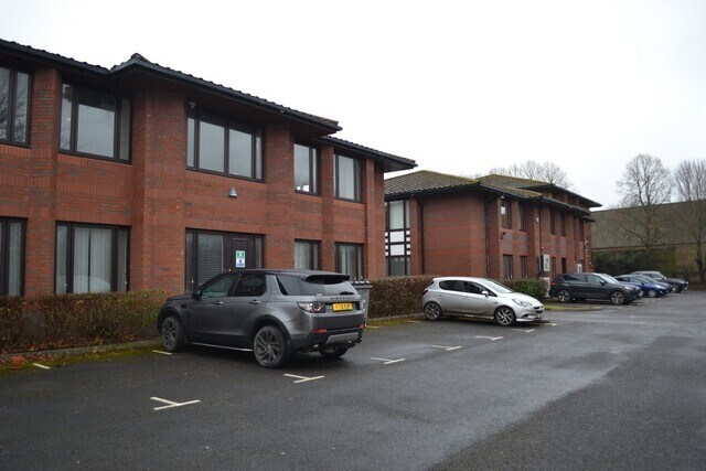 9 Oriel Ct, Alton à louer - Photo du bâtiment - Image 3 de 4