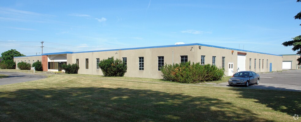 6085 Court Street Rd, Syracuse, NY à louer - Photo du bâtiment - Image 2 de 12