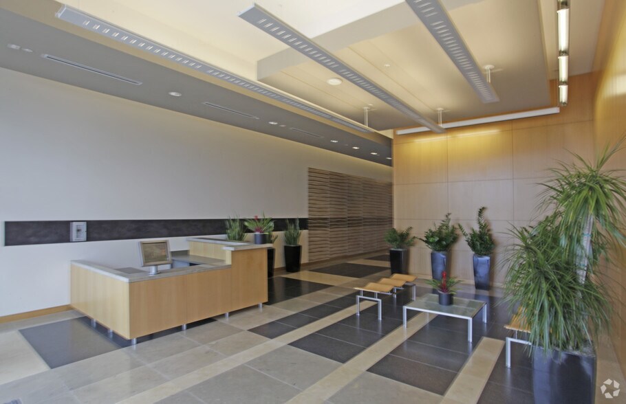 2821 W 7th St, Fort Worth, TX à louer - Hall d’entrée - Image 2 de 5