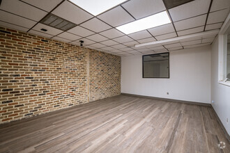 3550-3560 Lang Rd, Houston, TX for lease Interior Photo- Image 2 of 5