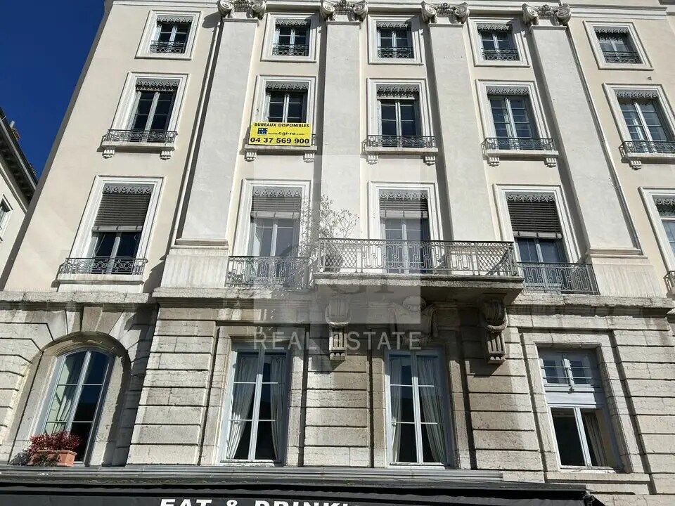 5 Place Antonin Poncet, Lyon for lease Building Photo- Image 1 of 11