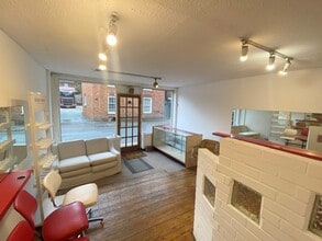 16-18 High St, Westerham à louer Photo intérieure- Image 2 de 3