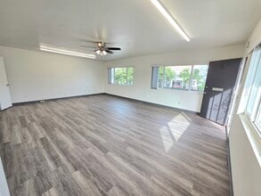 4455 Twain Ave, San Diego, CA à louer Photo intérieure- Image 1 de 3