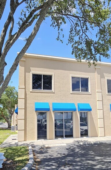 28200 Old 41 Rd, Bonita Springs, FL à vendre - Photo du bâtiment - Image 3 de 5