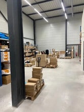 Flex dans Saint-Priest à louer Photo du bâtiment- Image 1 de 3