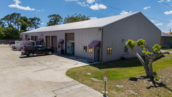 1556-1578 SE South Niemeyer Cir, Port Saint Lucie FL - Warehouse