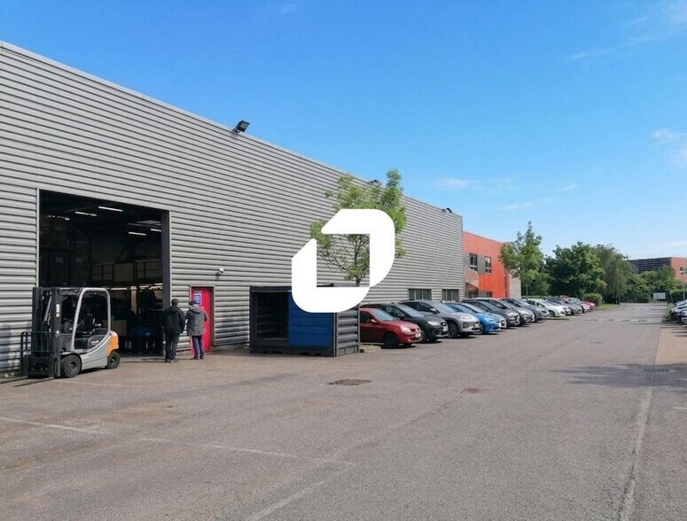 279 Allée Jacques Monod, Saint-Priest for lease - Building Photo - Image 3 of 18