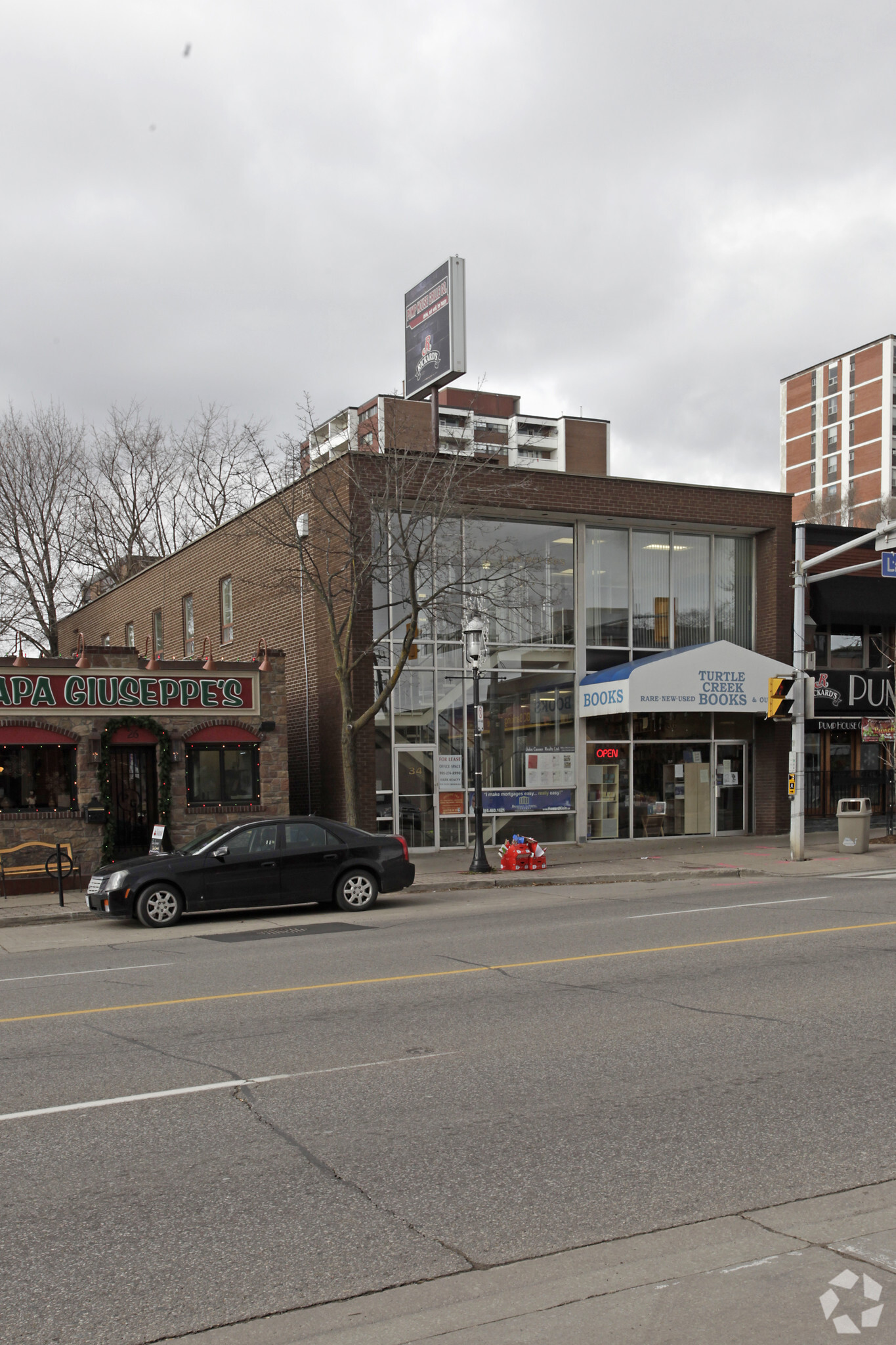 28-36 Lakeshore Rd E, Mississauga, ON à louer Photo principale- Image 1 de 3