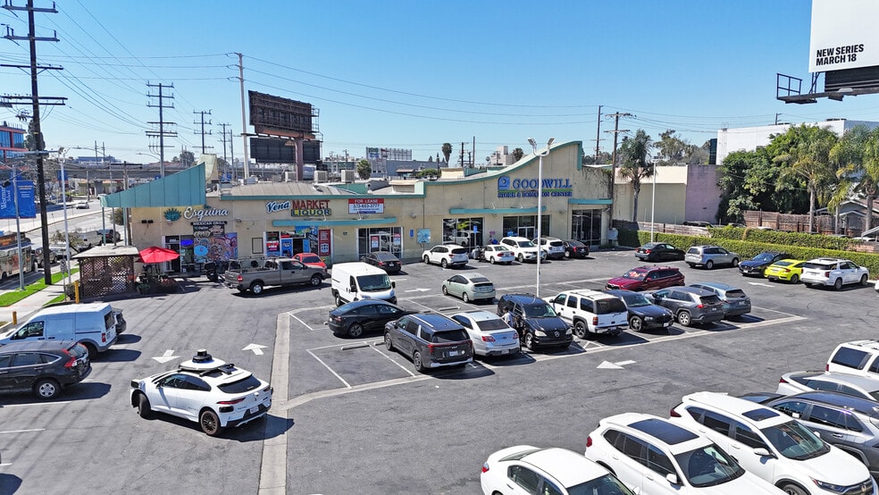 8905 Venice Blvd, Los Angeles, CA à louer - Photo du bâtiment - Image 2 de 6