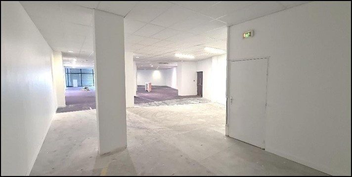 Commerce de détail dans Herblay-sur-Seine à louer - Photo du bâtiment - Image 2 de 7