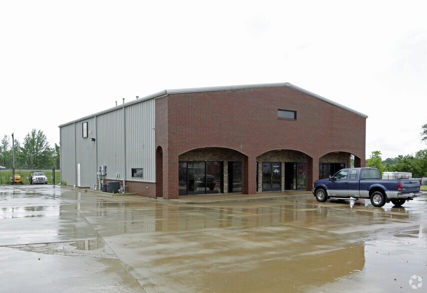 8489 Industrial Dr, Olive Branch, MS à louer - Photo du bâtiment - Image 3 de 5