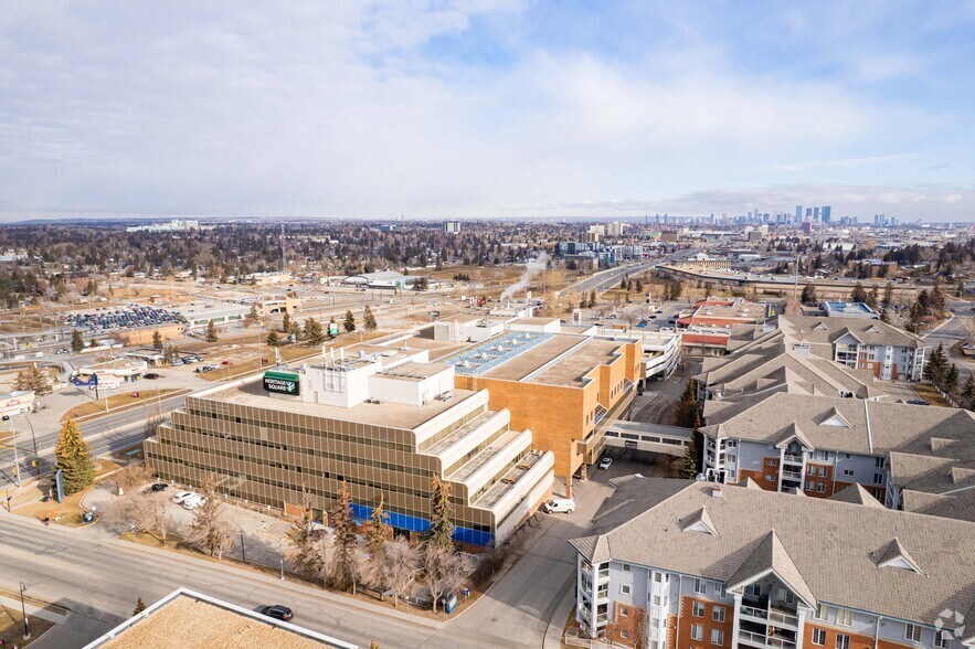 8500 Macleod Trl SE, Calgary, AB à louer - Aérien - Image 3 de 13