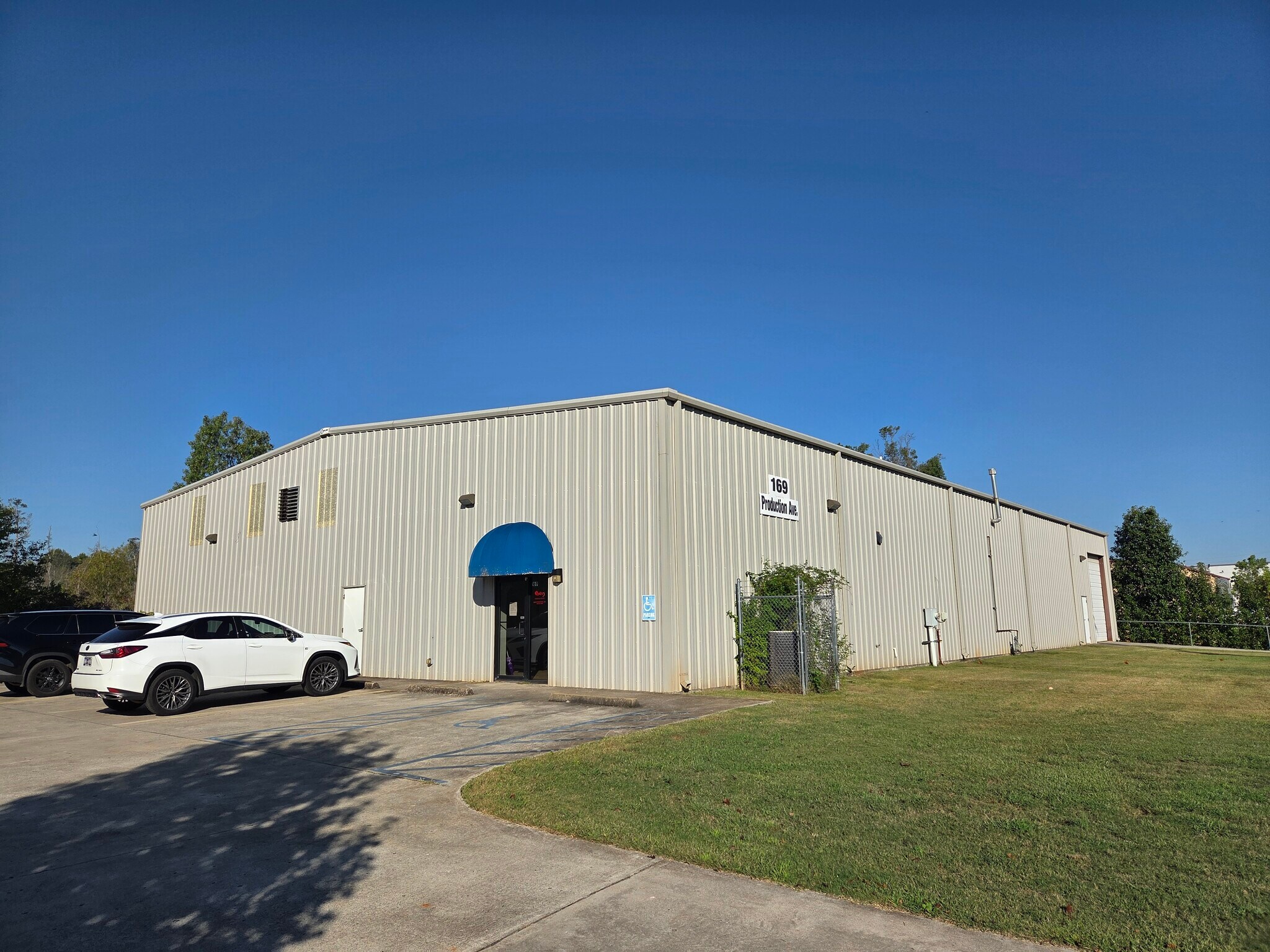 169 Production Ave, Madison, AL à louer Photo du bâtiment- Image 1 de 7