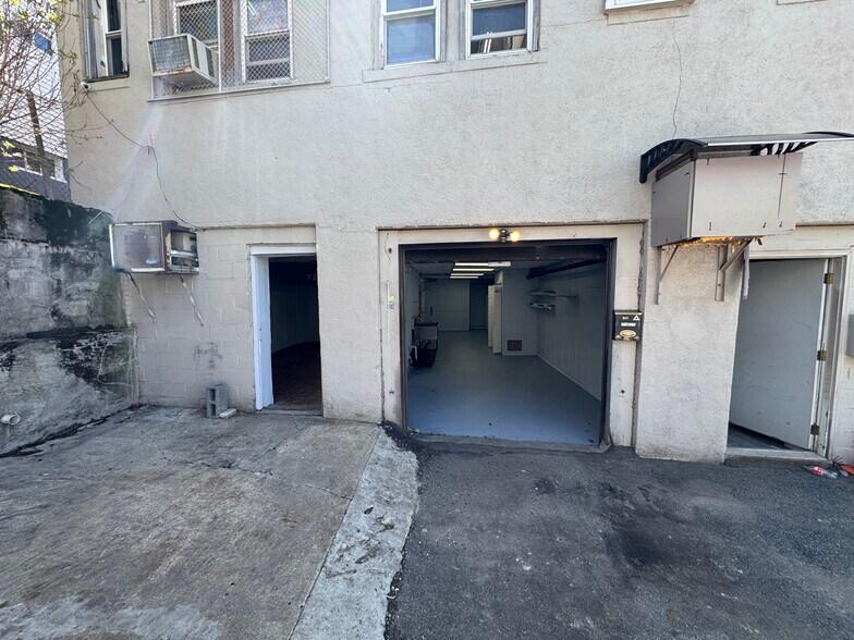 687 Belmont St, Belmont, MA for lease - Building Photo - Image 1 of 10