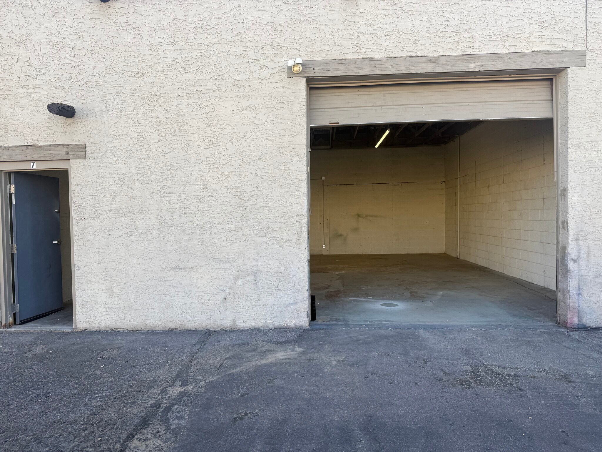 2450 E Chambers St, Phoenix, AZ for lease Interior Photo- Image 1 of 3
