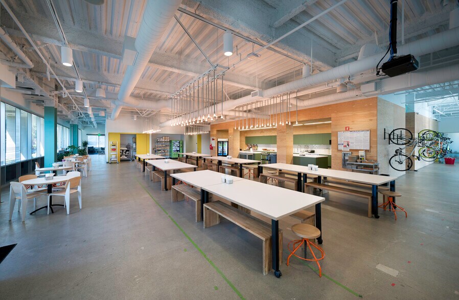 305 Walnut St, Redwood City, CA à louer - Photo intérieure - Image 3 de 8