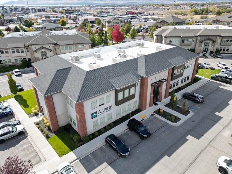 240 N 1200 E, Lehi, UT à louer - Photo du bâtiment - Image 3 de 4