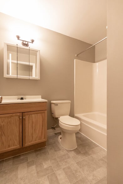 827 Dornin St, Greensburg, PA à vendre - Photo du bâtiment - Image 3 de 16