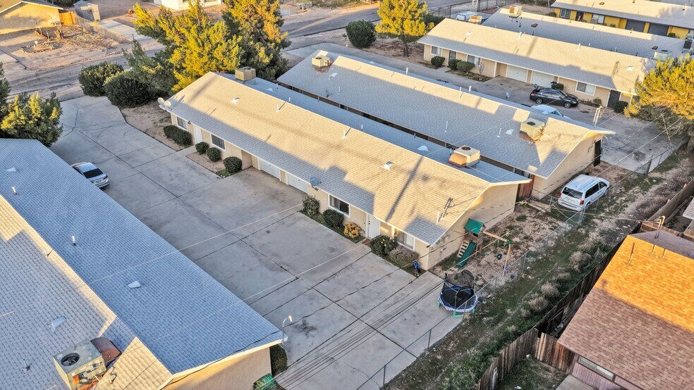 14015 Spruce St, Hesperia, CA à vendre - Photo du bâtiment - Image 2 de 29