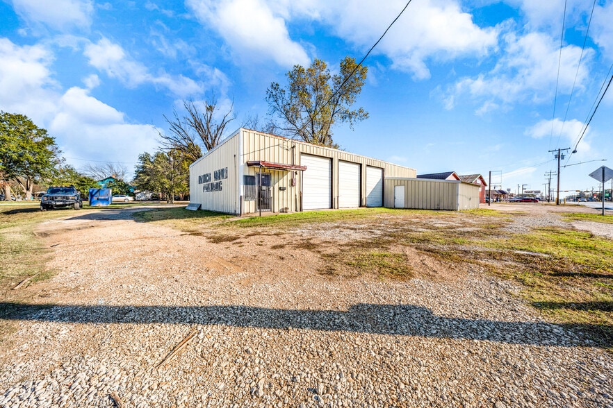 719 E Moore Ave, Terrell, TX for sale - Building Photo - Image 1 of 28