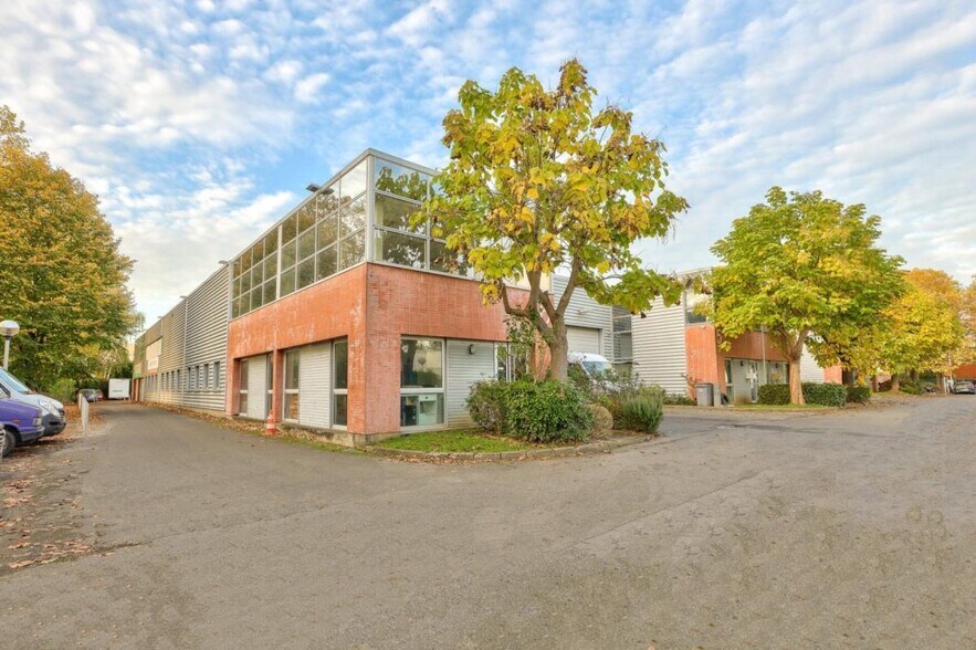 4 Avenue Pierre Salvi, Gonesse for lease - Building Photo - Image 2 of 7